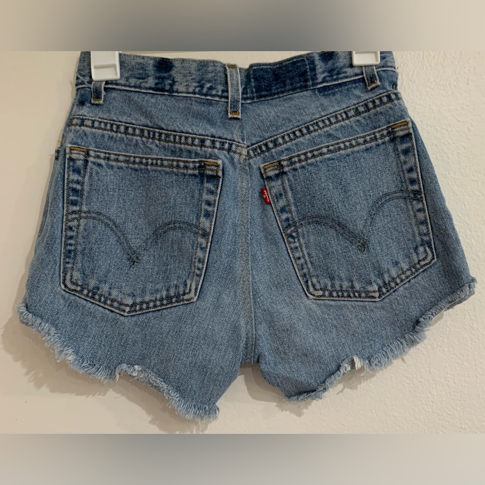 Levi’s Vintage Cutoff Jean Shorts 550 Relaxed **Missing Size Tag** Measures 26”